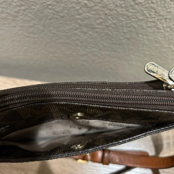 Michael Kors Signature Brown Logo Bag - Picture 5 of 13